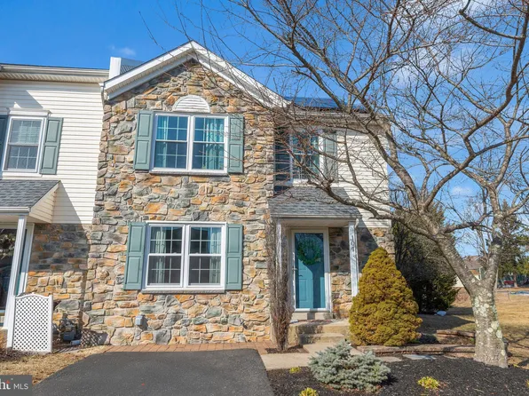 101 Windsor Ct, Richlandtown, PA 18955