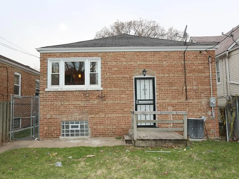 8553 S Oglesby Ave — Photo 24