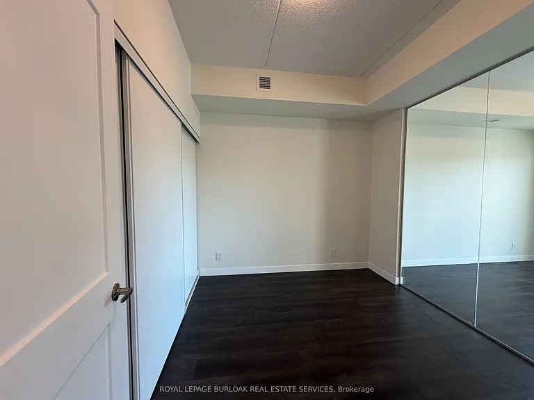 15 Queen St S #701 — Photo 11