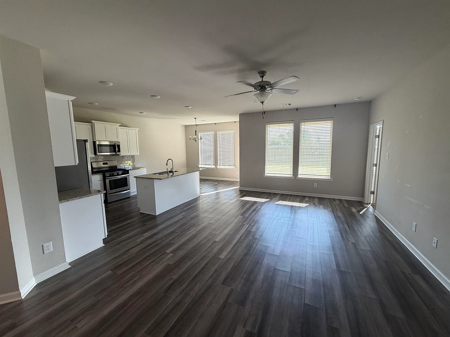 3 bed, 2.0 bath, 1508 sqft, $1,750 — Photo 3