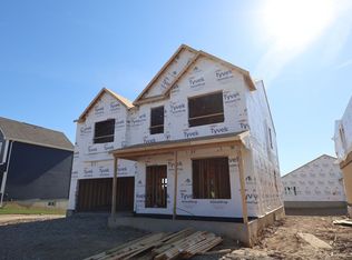 418 Crossing Ln, Dayton, OH 45449