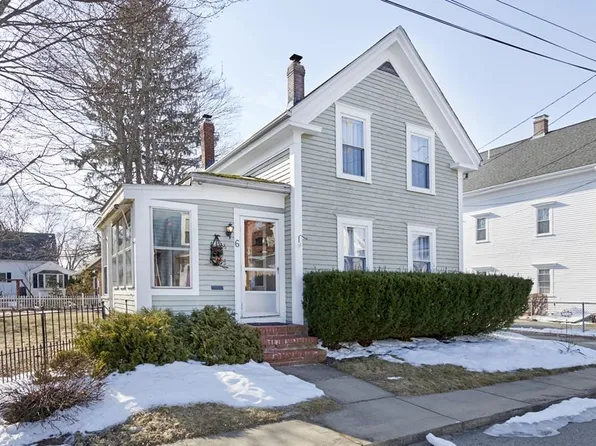 6 Colchester St, Amesbury, MA 01913