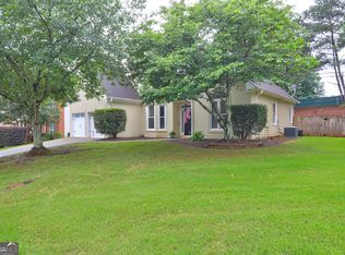 2230 Laurel Lake Dr, Suwanee, GA