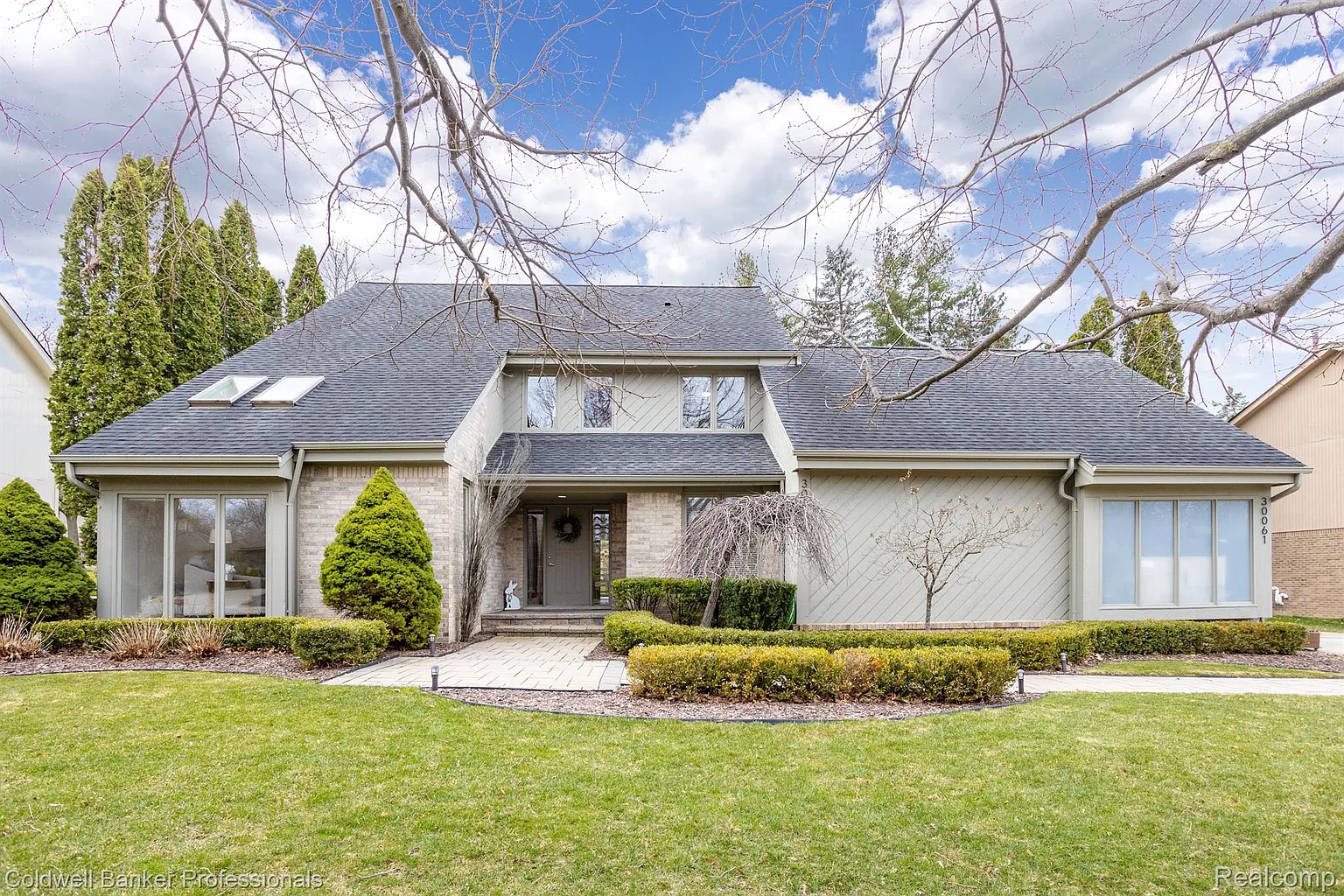 30061 White Hall Dr photo 1