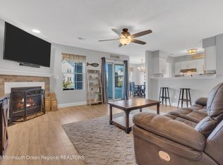 1812 Waters Edge Dr, Toms River, NJ 08753