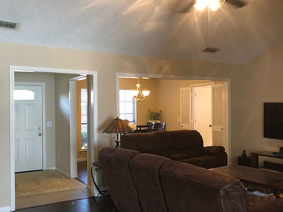 5th image of 2200 Florence Dr