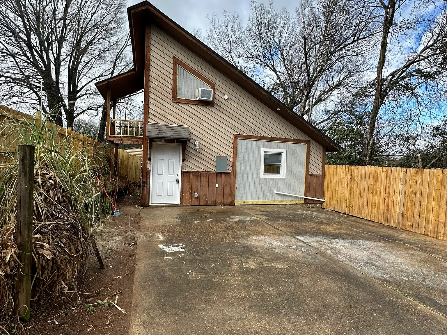 643 Plantation Way — Photo 1