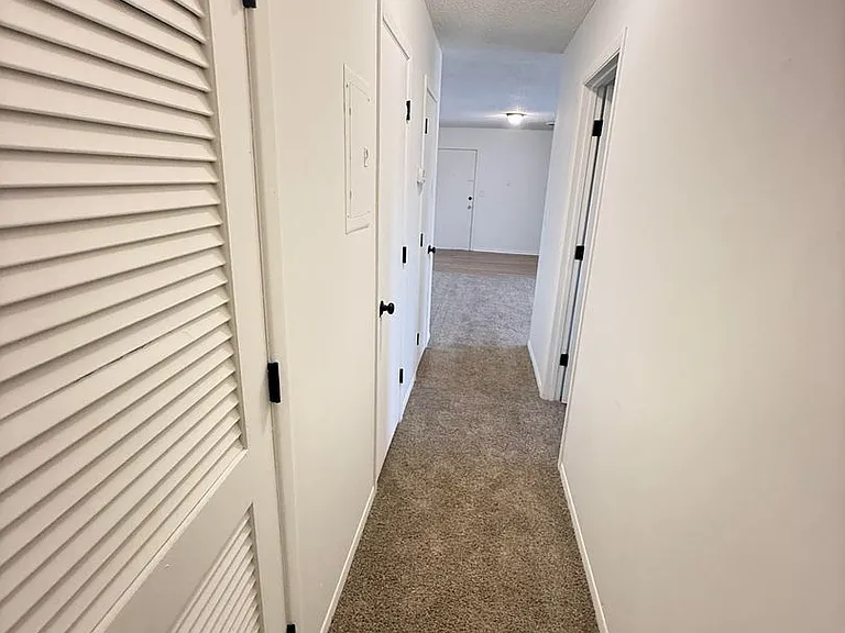 144 Wesley Dr — Photo 6