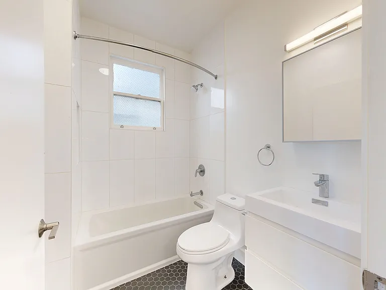 2 Guerrero St #301 — Photo 7