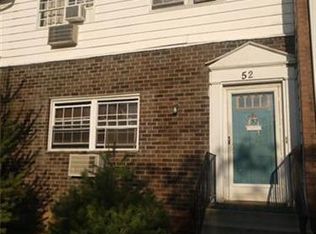 52 Wellington Dr, New Windsor, NY 12553