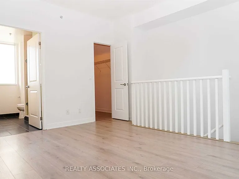 215 Bonis Ave #Townhouse 19 — Photo 5