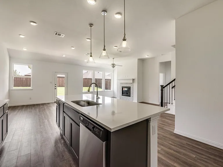 1820 Purtis Creek Dr — Photo 9