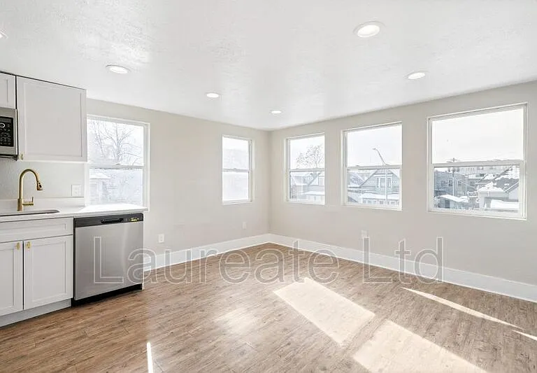 252 N Lincoln St #4 — Photo 12