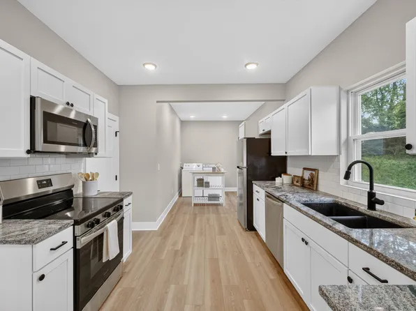 227 Clark St, Des Moines, IA 50314