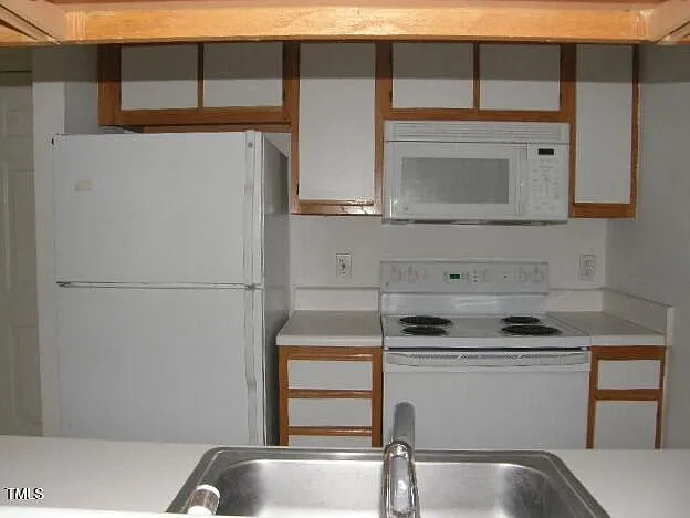 1 bed, 1.0 bath, $650 — Photo 3