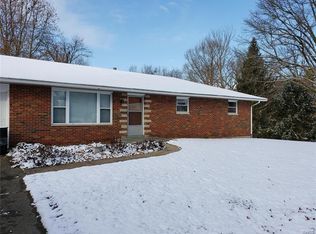 803 Valley Dr, Maryville, IL