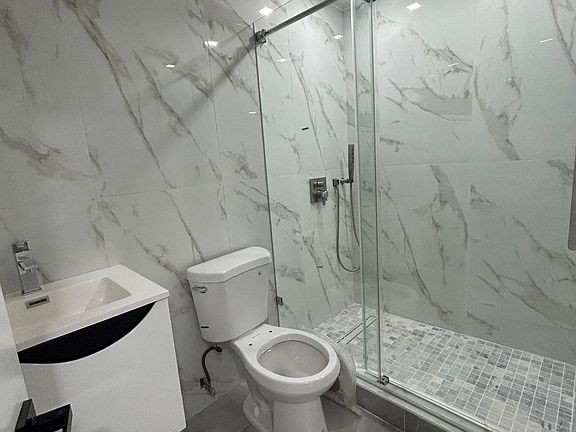 3rd image of 2224 E 57th Pl APT 1