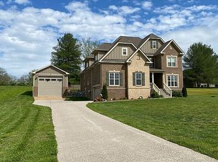 4014 Foxfield Dr, Columbia, TN 38401