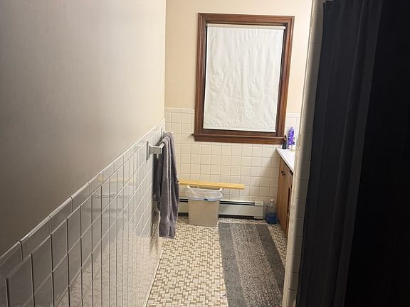 4th image of 143 Rockville Road