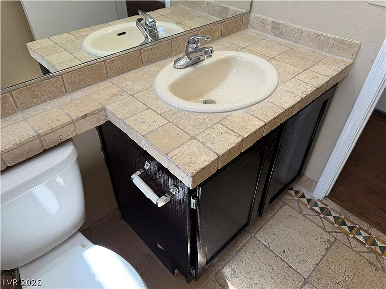 852 Celebration Dr — Photo 40