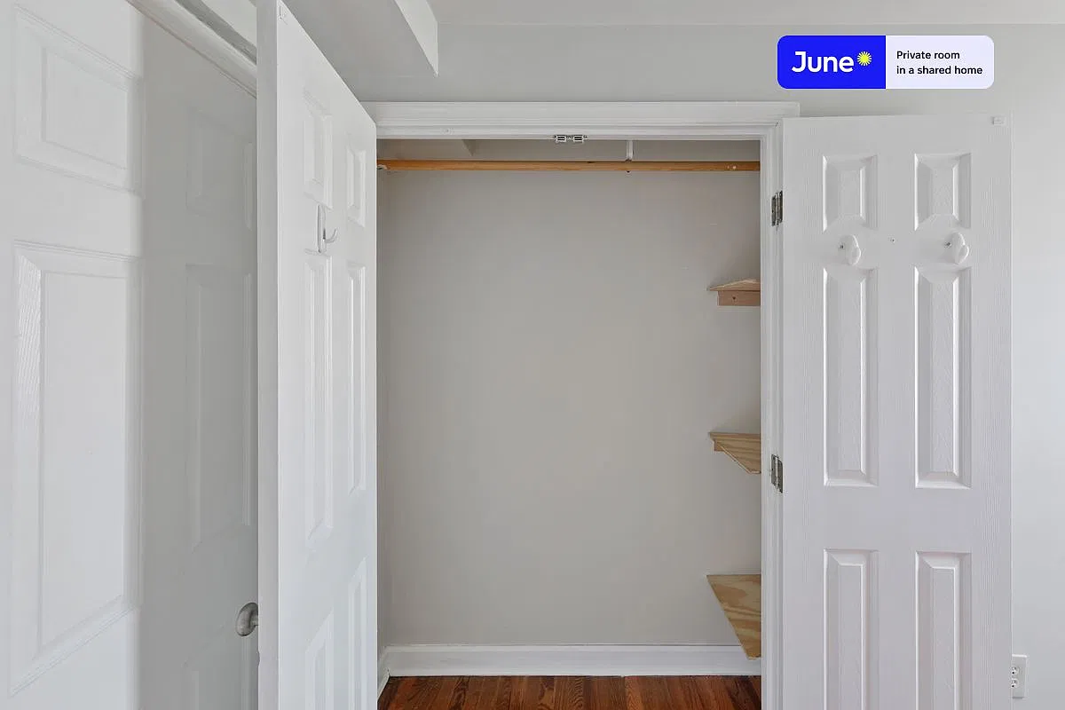 1334 Newton St NE — Photo 3