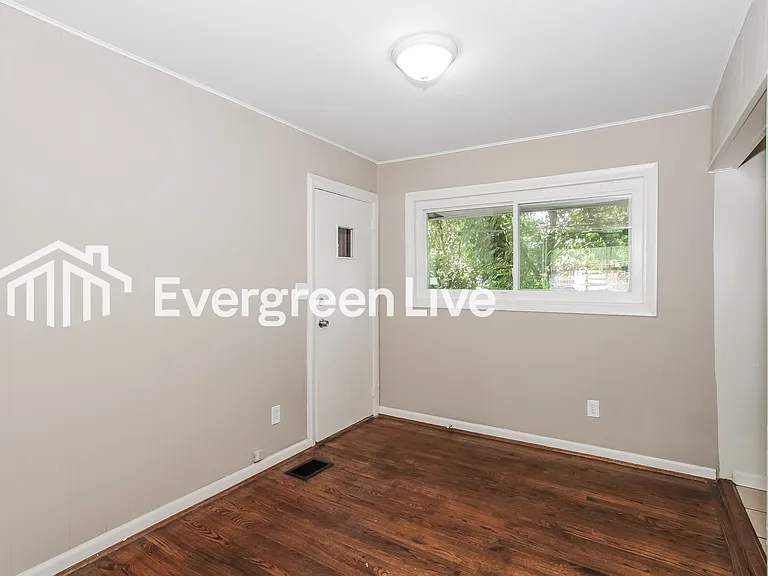 1263 Murat Ct — Photo 5