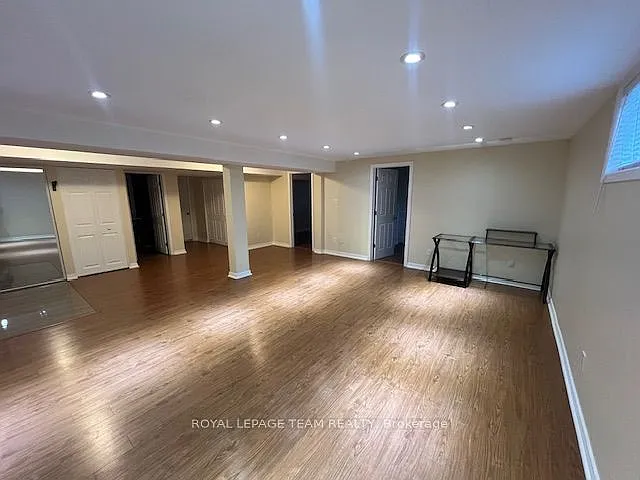 685 Everlasting Cres #B — Photo 9