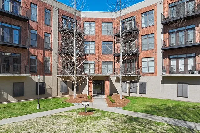 817 3rd Ave N #411 — Photo 38