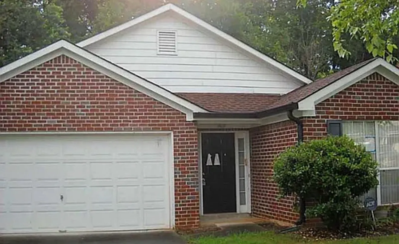 3 bed, 1612 sqft, $1,990 — Photo 1