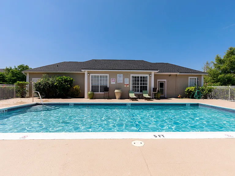 Pemberly Palms Apartment Homes — Photo 8