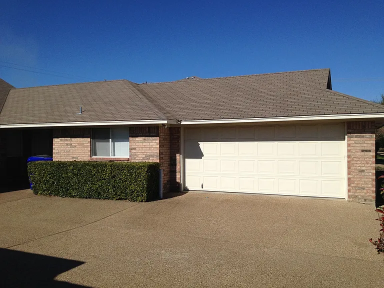 1513 Breezy Dr — Photo 2