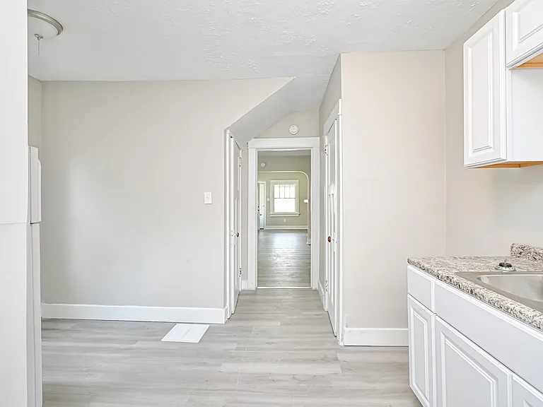 312-314 Pointview Ave #314 — Photo 16