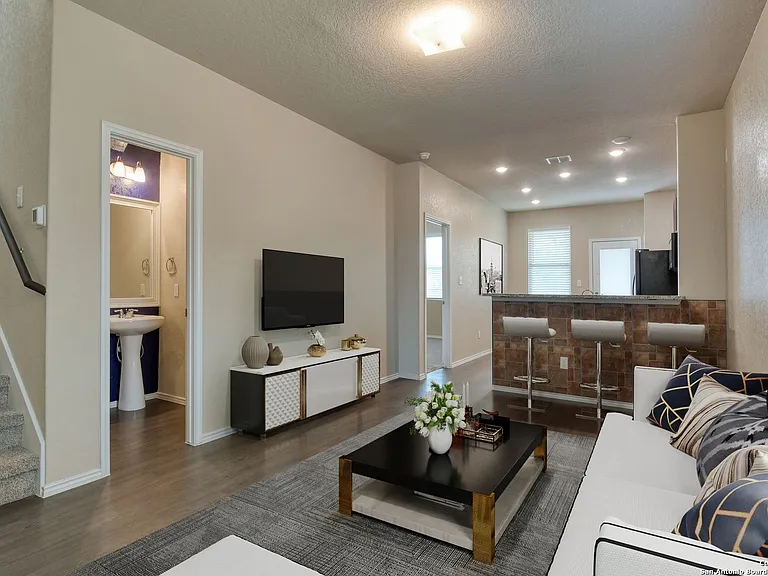 3931 Somers Crst — Photo 4