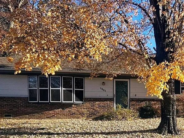 1401 Hull Valley Dr, Waynesville, MO 65583