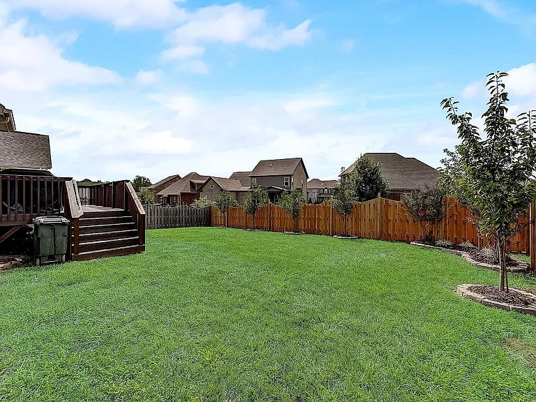 6040 Sanmar Dr — Photo 38