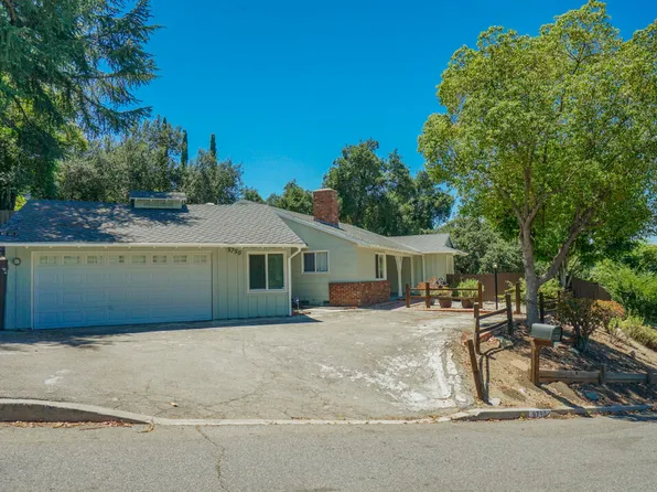 9790 Shadow Island Dr, Sunland, CA 91040