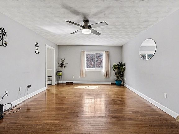 4th image of 1333 Whitney Rd
