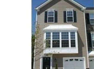 28 River Ln, Delanco, NJ 08075