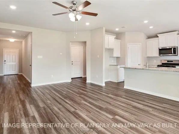 2095 Chief St, Bryan, TX 77807