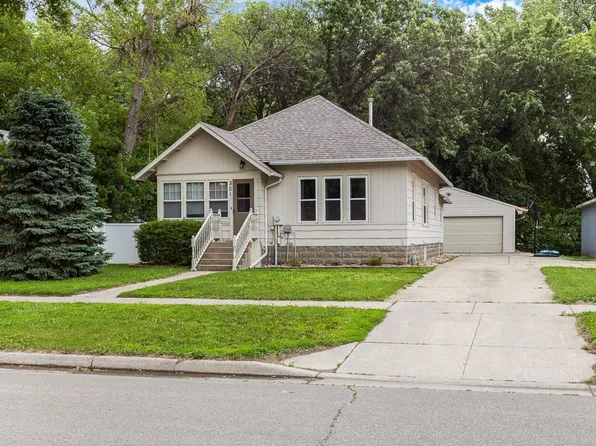 301 S 4th St, Marshall, MN 56258