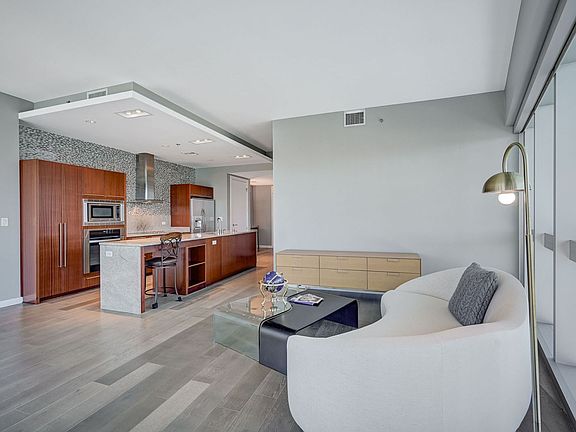 5th image of 4471 Dean Martin Dr Unit 1400