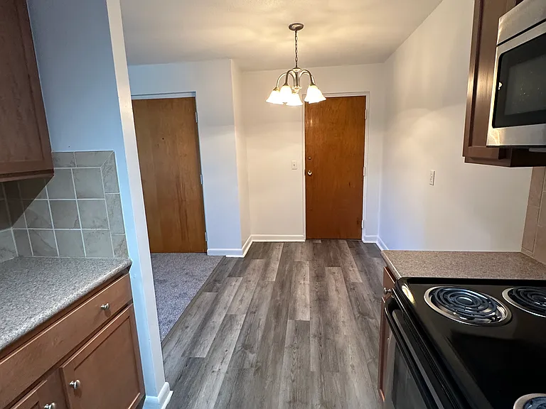 124 Lexington St #34 — Photo 4