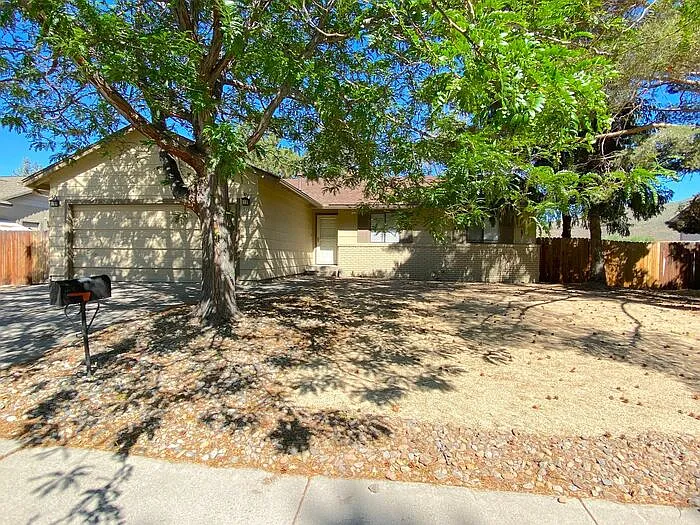 3 bed, 2.0 bath, 1138 sqft, $2,395 — Photo 1