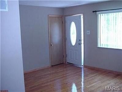 5th image of 4665 Hamburg Ave