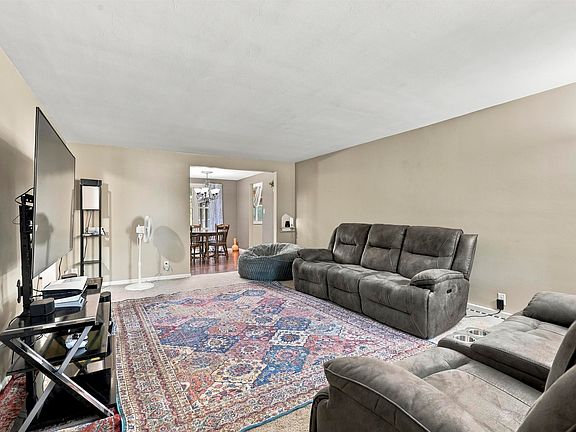 5th image of 1193 Bond St