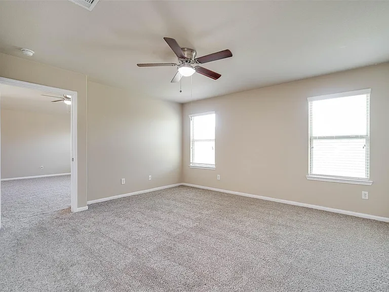 9210 Rustling Manor Ln — Photo 25