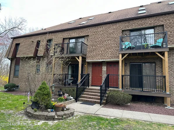 13 Ginger Court, Eatontown, NJ 07724