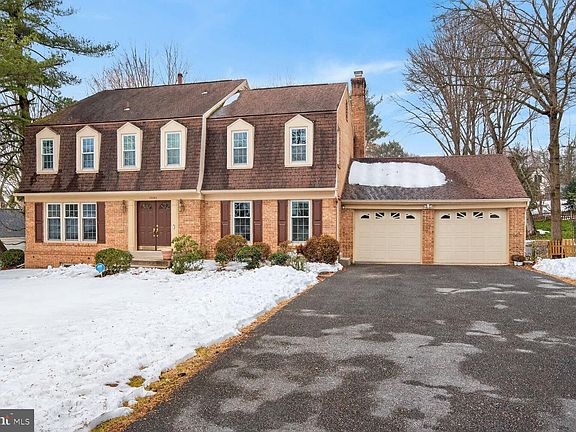 2nd image of 15200 Winstead Ln