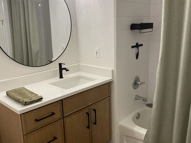 1735 N Ogden St #101 — Photo 17
