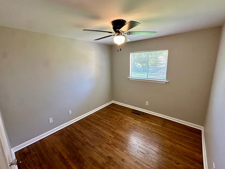 8106 Royal Dr — Photo 21